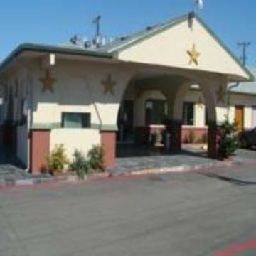 Red Roof - Entertainment District Motel 2*