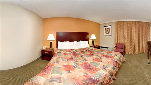 Howard Johnson By Wyndham Ballpark / Six Flags Hotel 3*