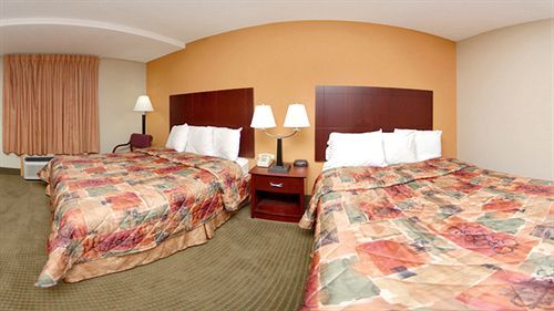 Howard Johnson By Wyndham Ballpark / Six Flags Hotel Arlington