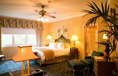 The Sanford House & Inn Arlington
