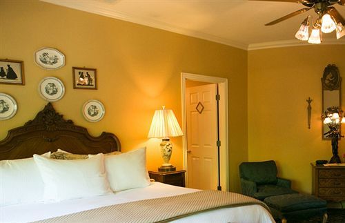 The Sanford House & 4*