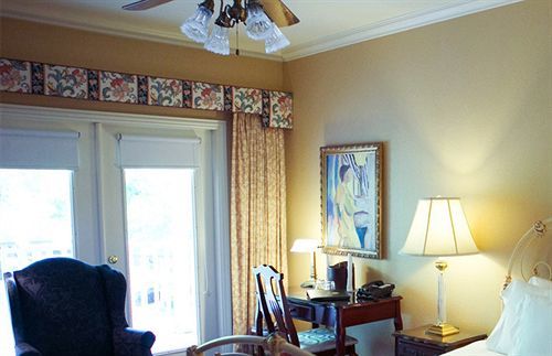 The Sanford House & 4* Arlington