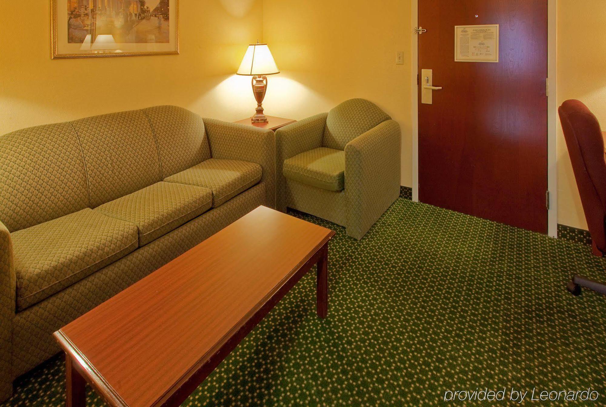 Four Points By Sheraton Dallas Entertainment District Hotel