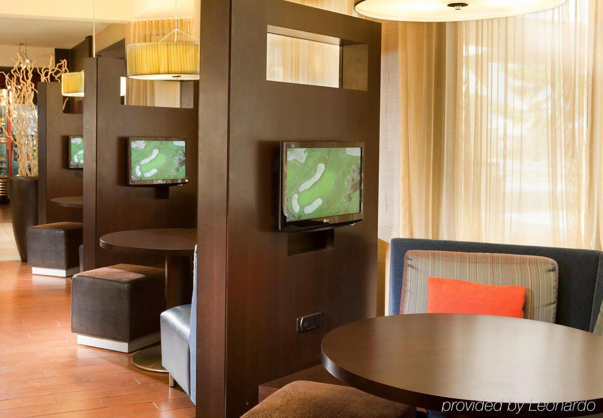 Courtyard By Marriott Dallas Entertainment District Hotel 3*