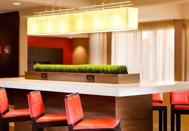Hotel Courtyard By Marriott Dallas Entertainment District