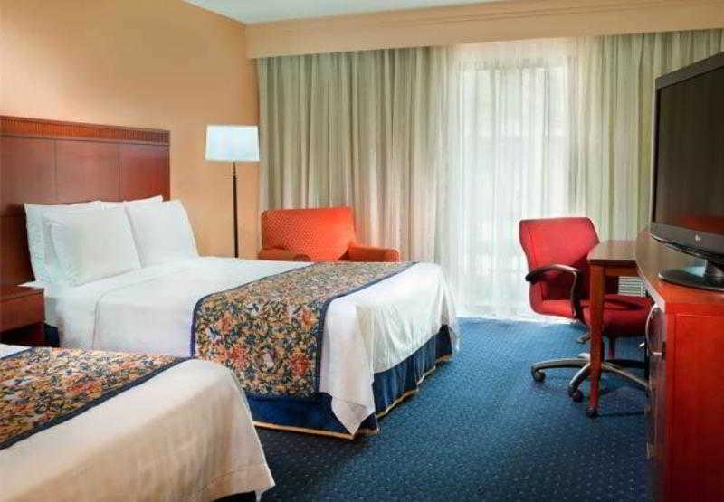 Courtyard By Marriott Dallas Entertainment District 3* Arlington