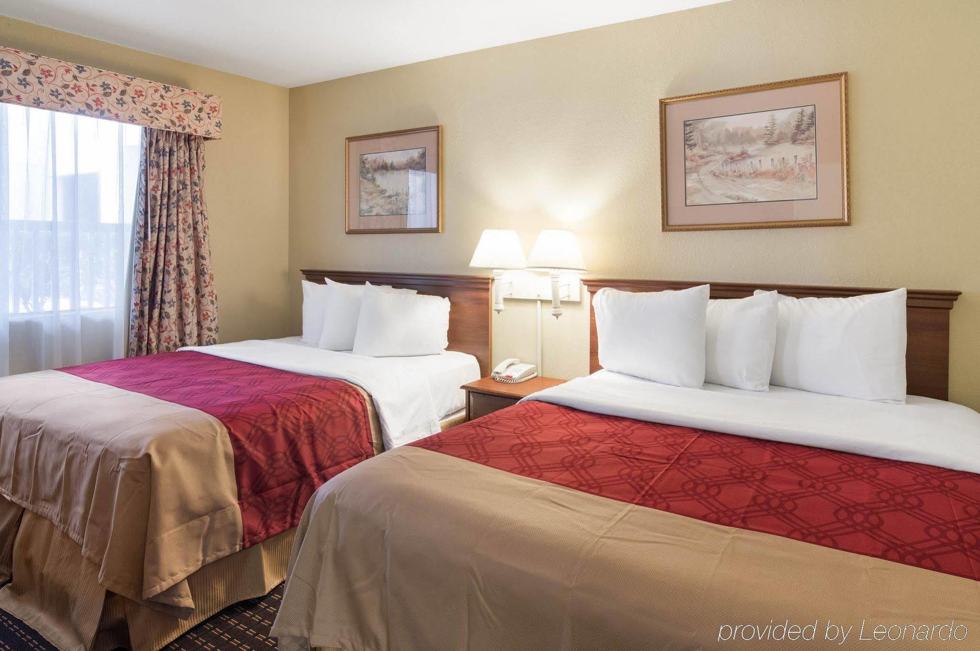 Econo And Motel 2*