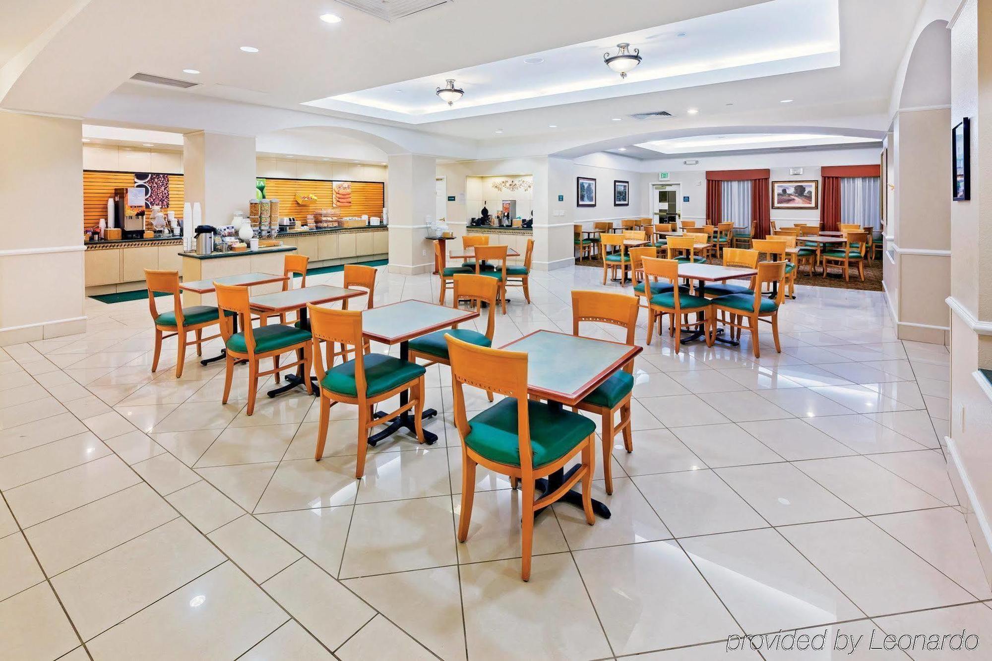 Hotel La Quinta By Wyndham North 6 Flags Dr Arlington