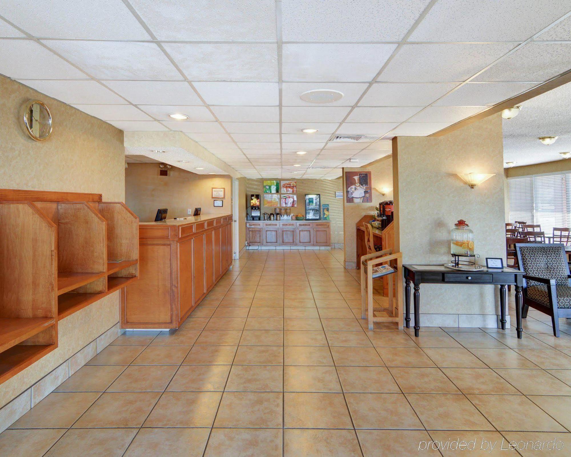 Quality At Highlands Inn Arlington