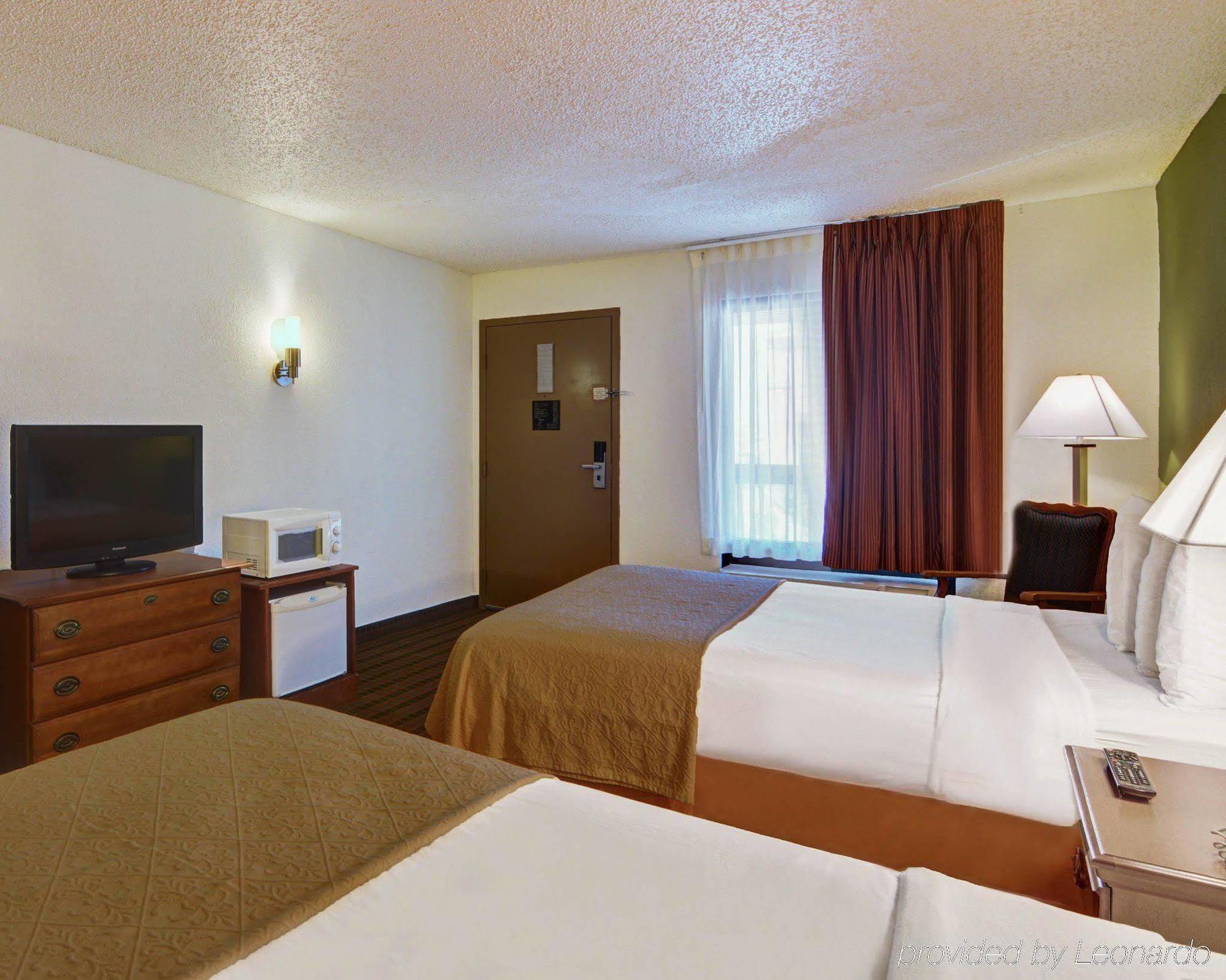 Quality At Highlands Inn Arlington