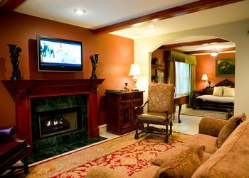 The Sanford House & 4* Arlington
