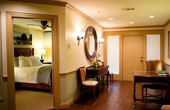 The Sanford House & Inn