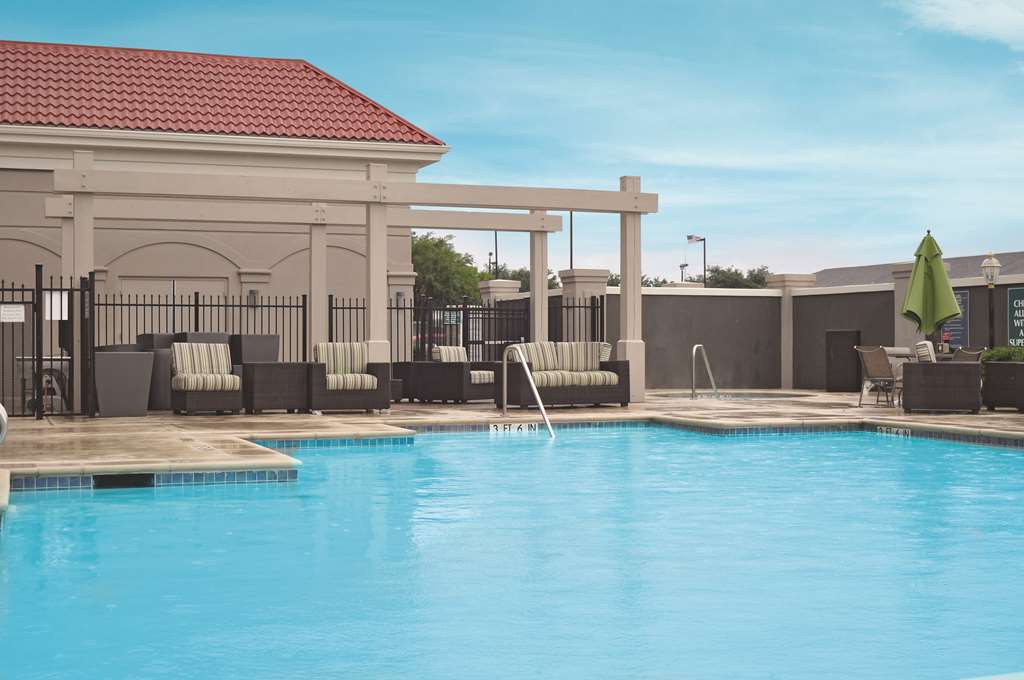 La Quinta By Wyndham North 6 Flags Dr Hotel