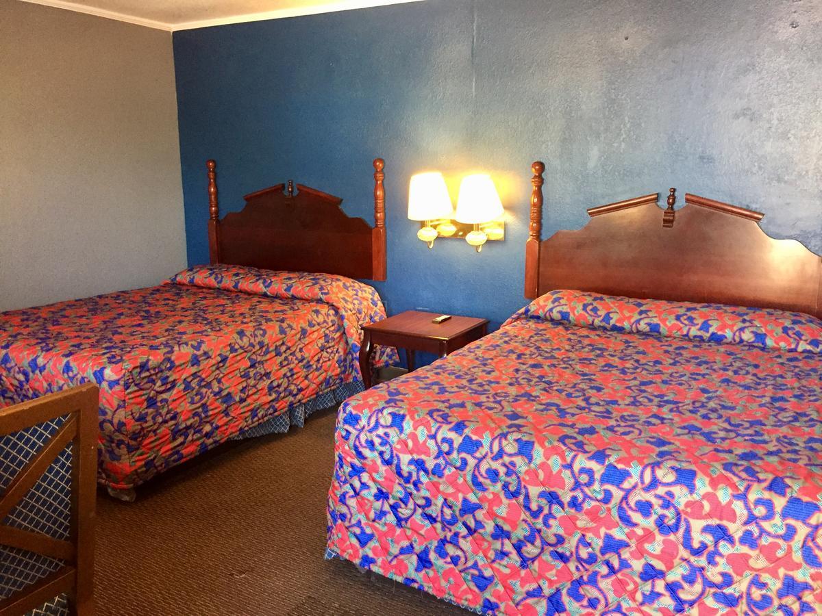 Motel Oasis *
