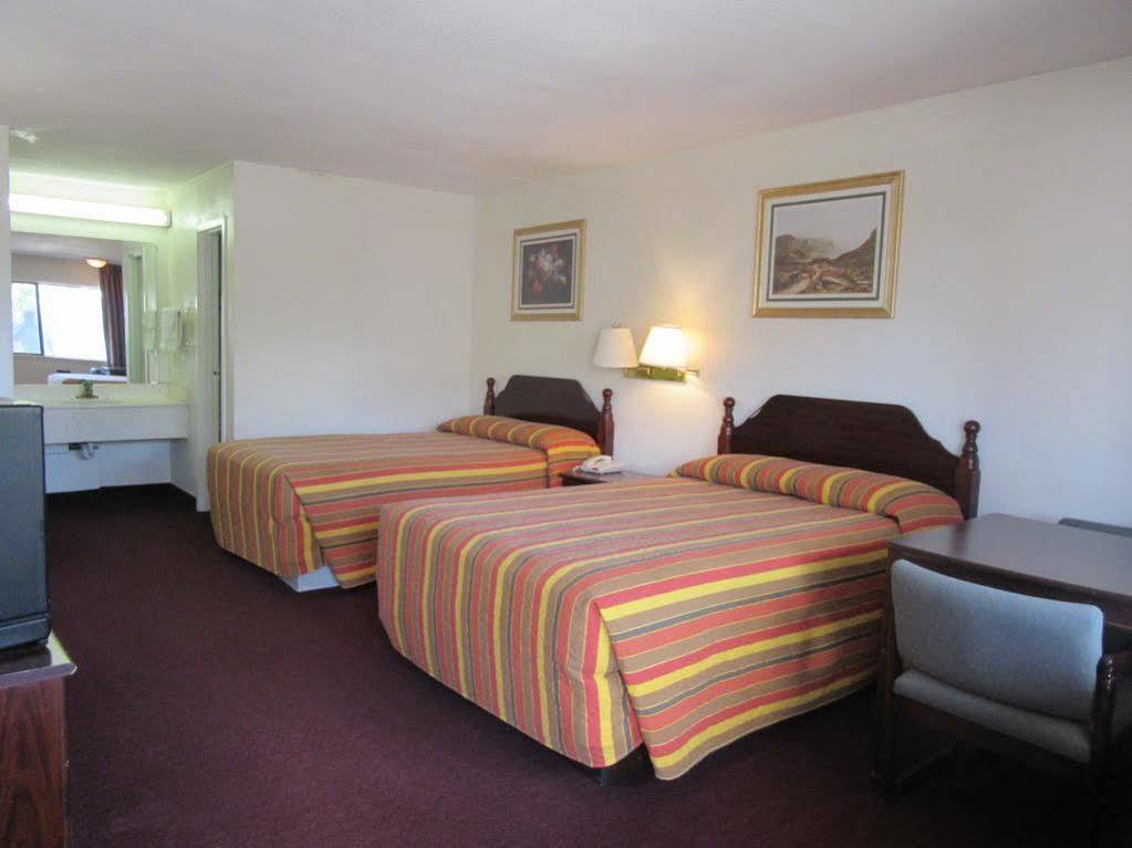 6-arlington, Tx - Uta Hotel 2*