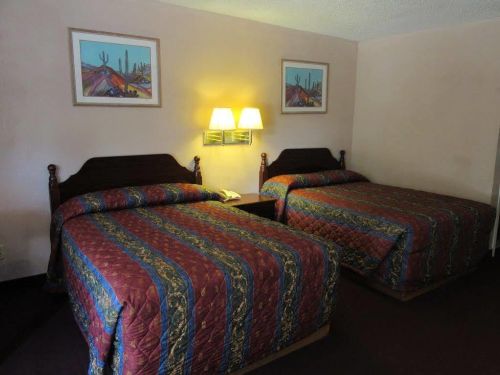 6-arlington, Tx - Uta Hotel 2*