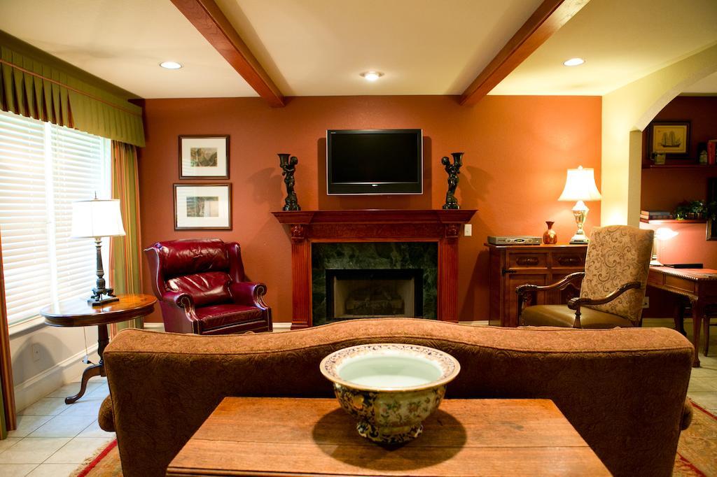 The Sanford House &