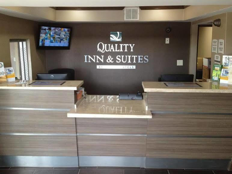 Hotel Days & By Wyndham Near Six Flags Arlington