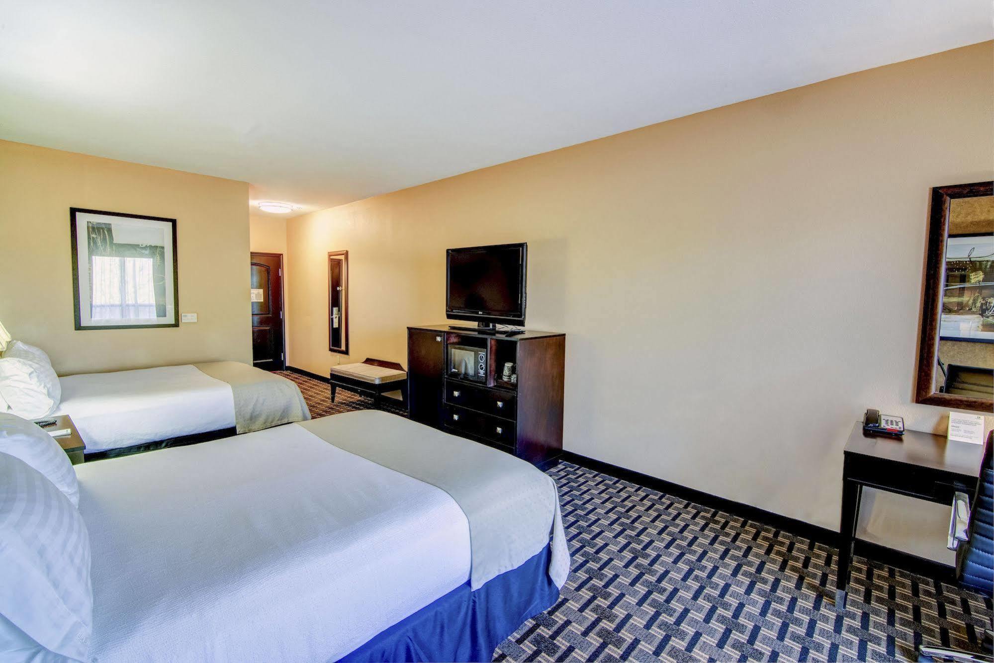 Northeast By Ihg Hotel 3*