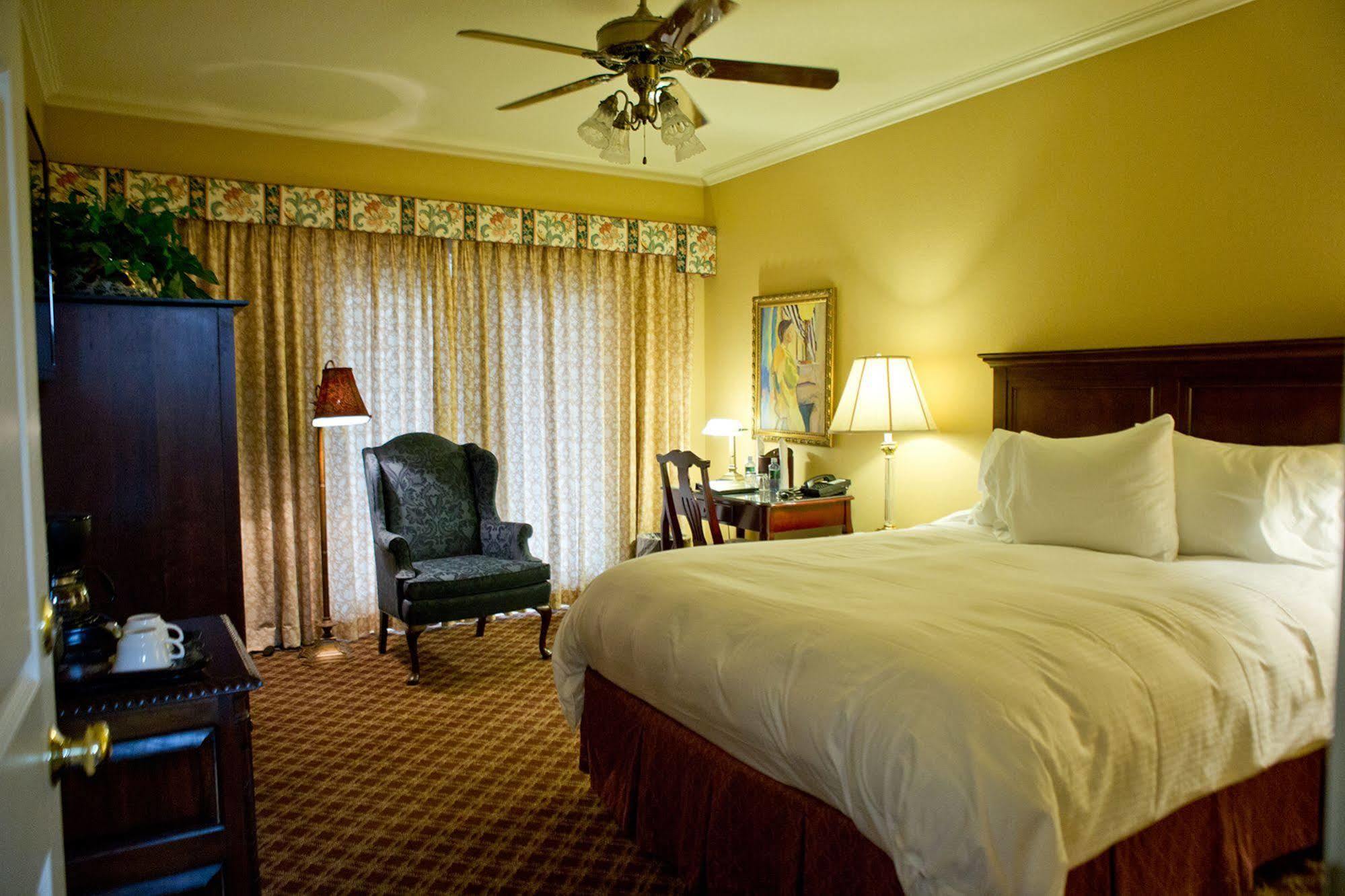 Inn The Sanford House & Arlington