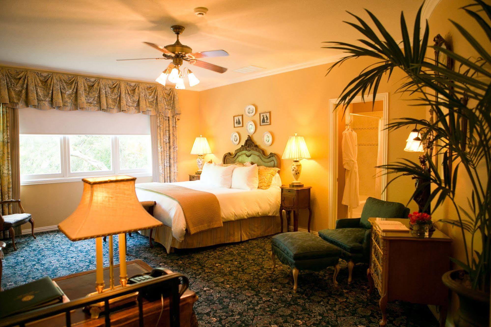 The Sanford House & 4*