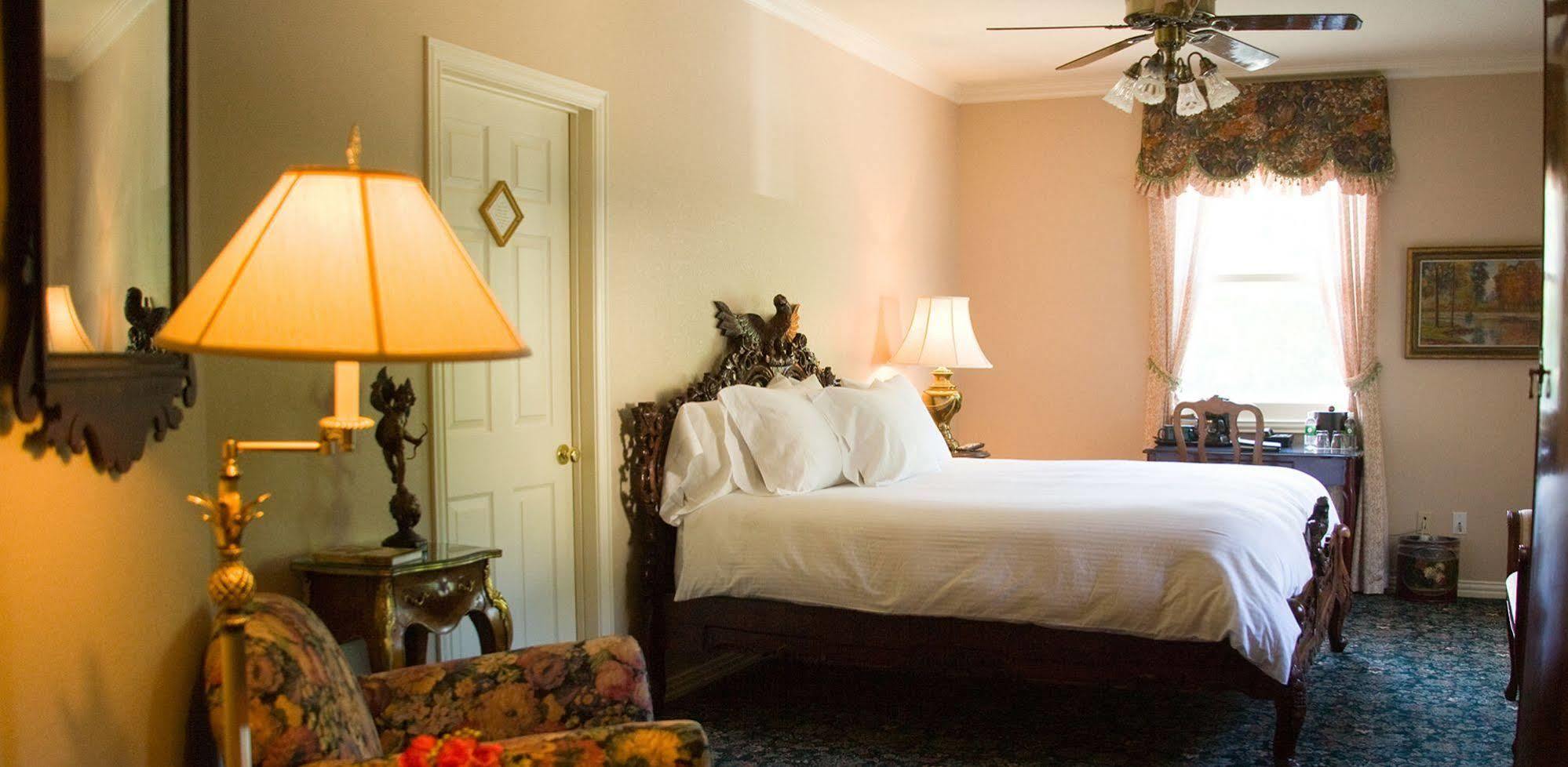 The Sanford House & 4*