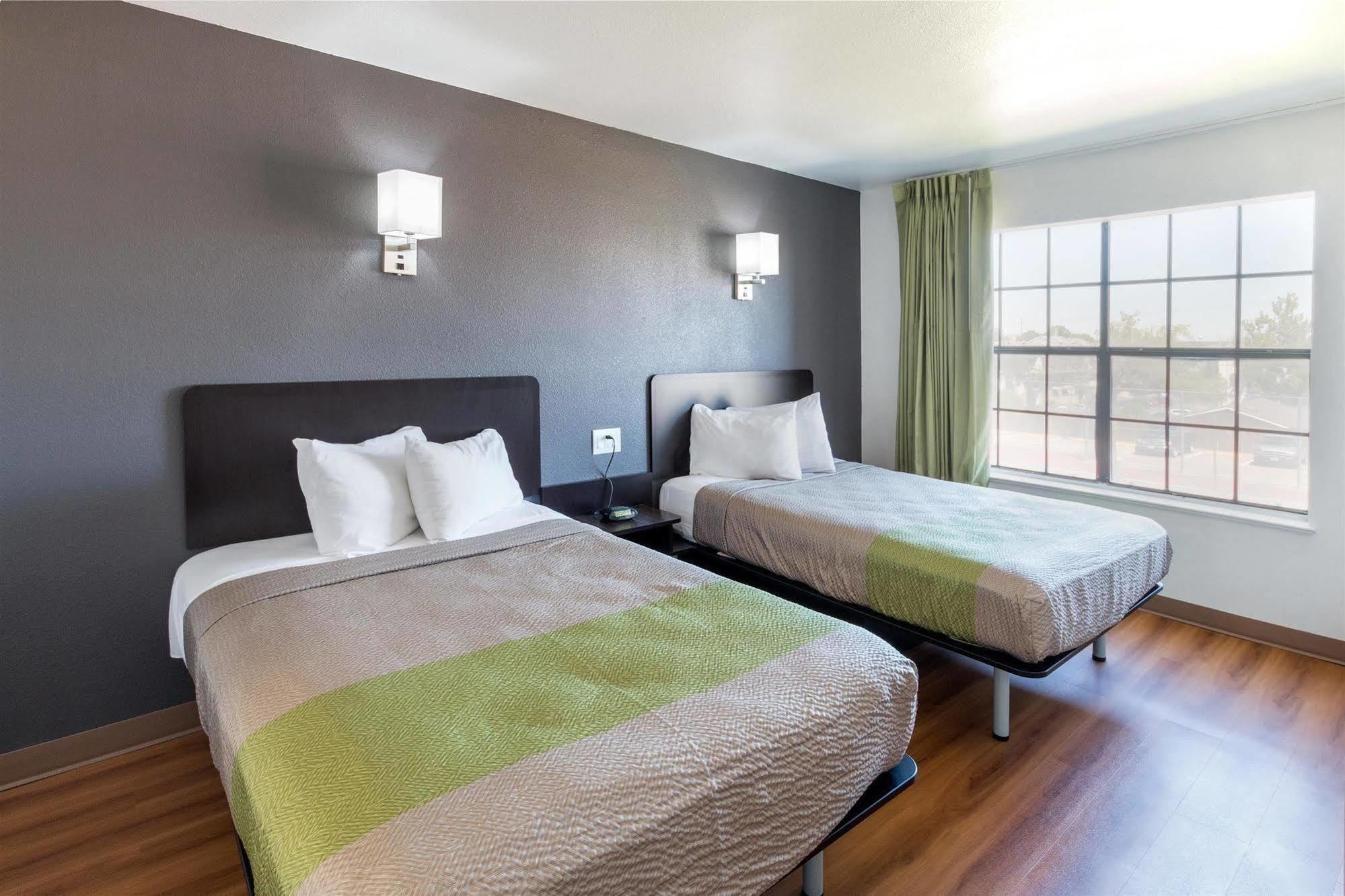 6-arlington, Tx Hotel 2*