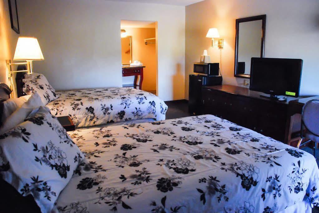 R Nite Star And -home Of The Cowboys & Rangers 3* Arlington