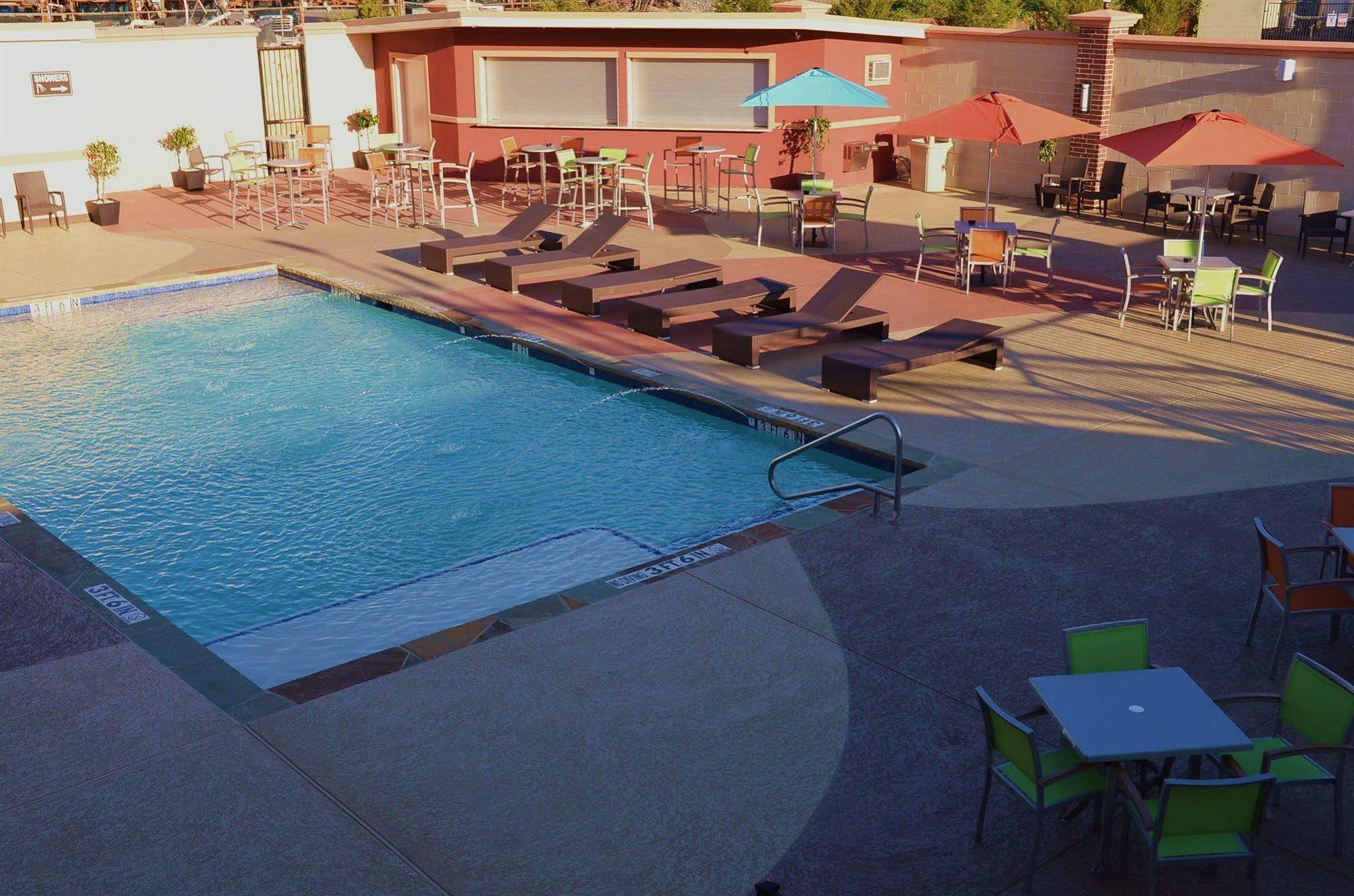 Lux & Spa, Trademark Collection By Wyndham Hotel 3*