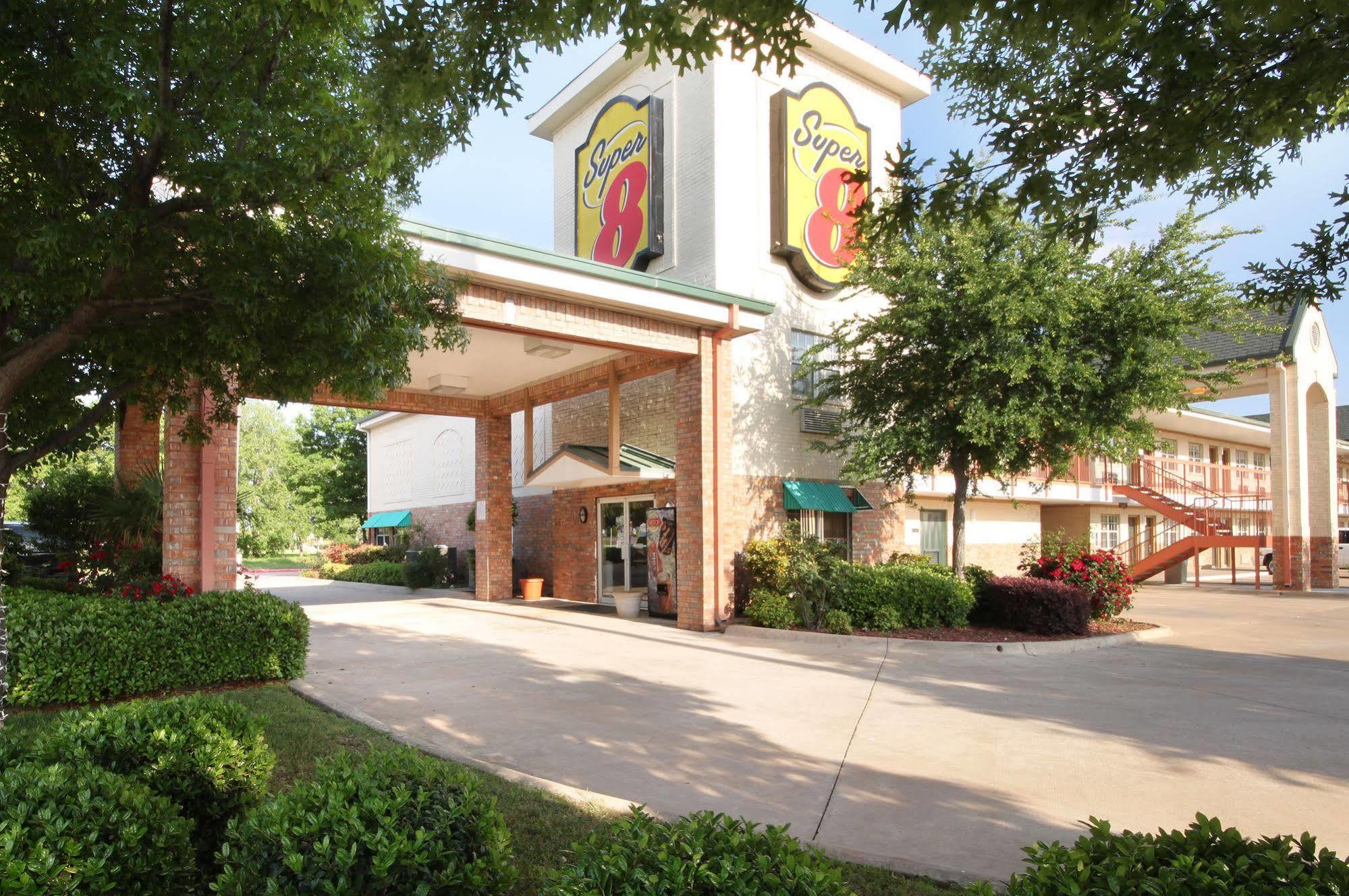 Hotel Super 8 By Wyndham Near At&t Stadium Arlington