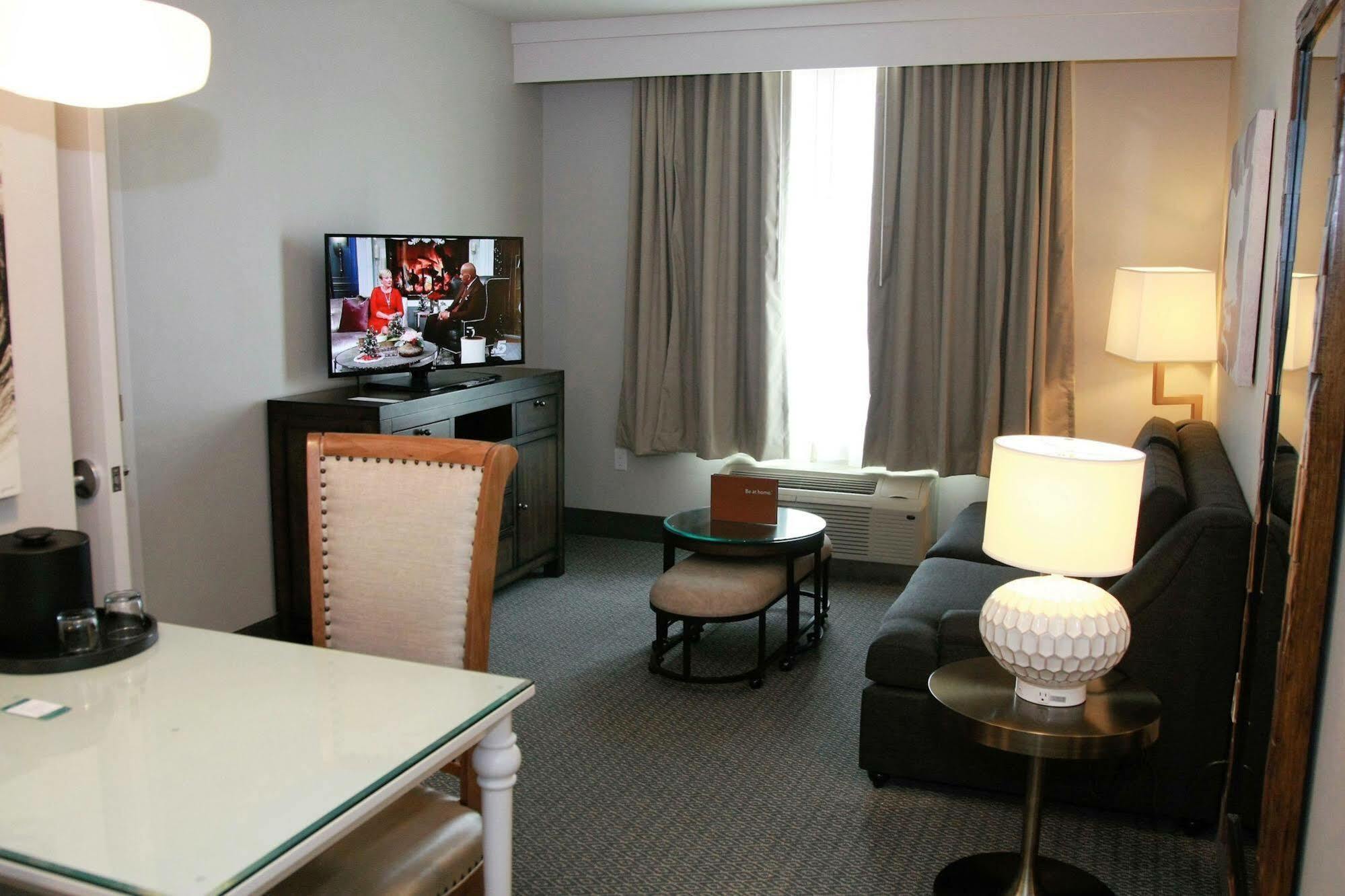 Hotel Homewood By Hilton Dallas South