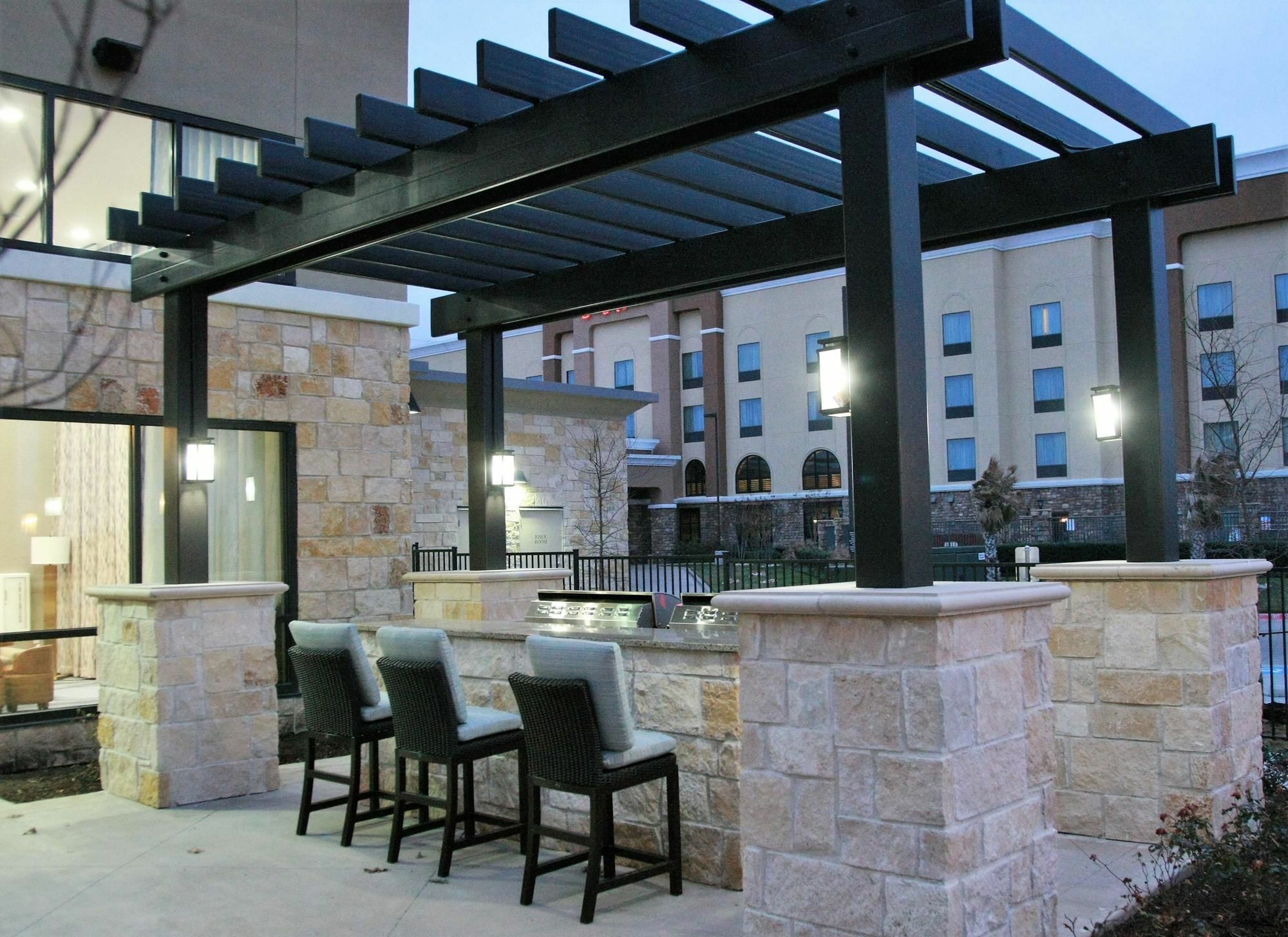 Hotel Homewood By Hilton Dallas South
