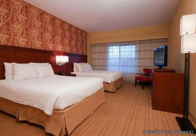 Courtyard By Marriott Dallas South