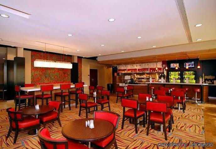 Courtyard By Marriott Dallas South Hotel 3*