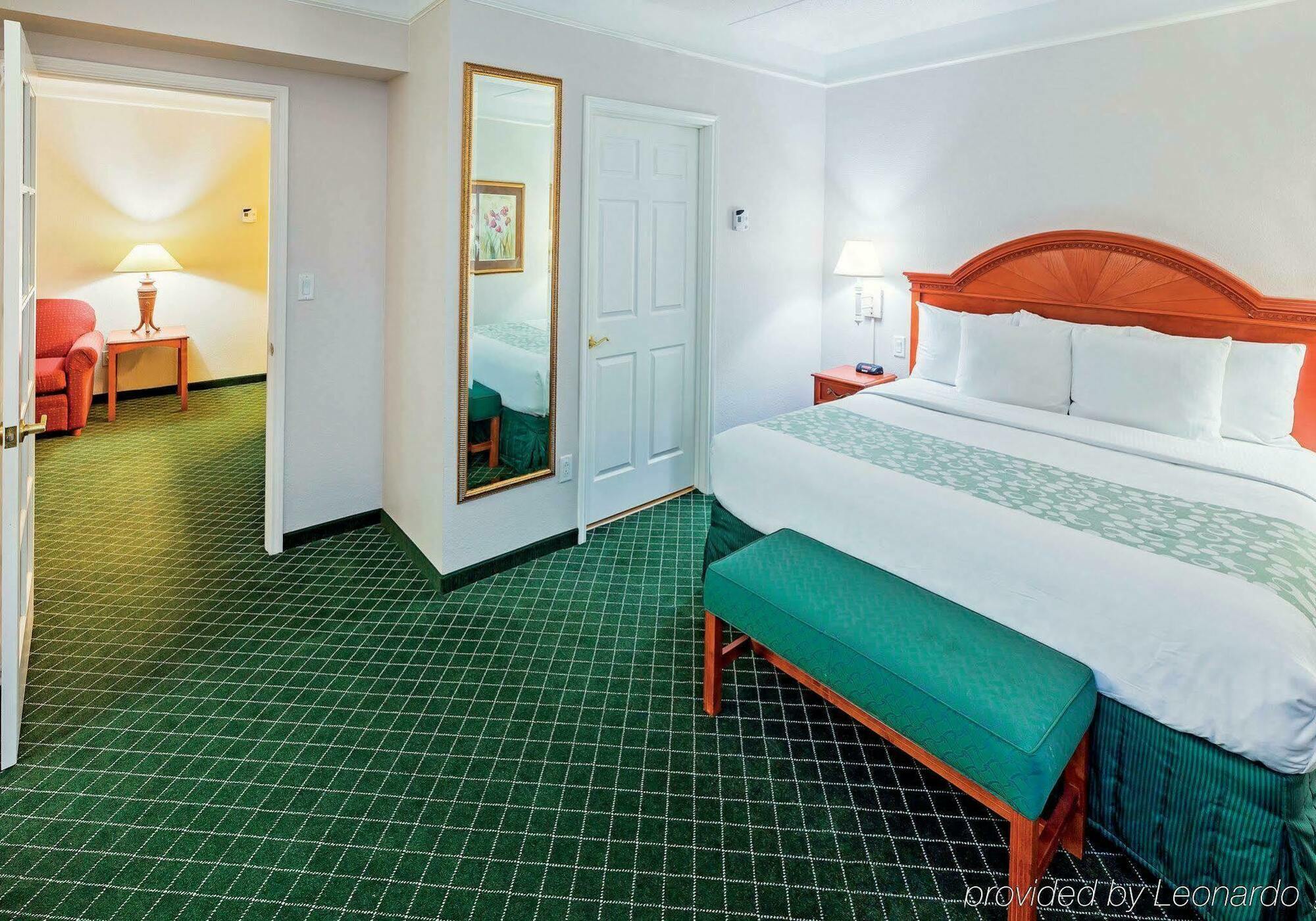 La Quinta By Wyndham North 6 Flags Dr Hotel