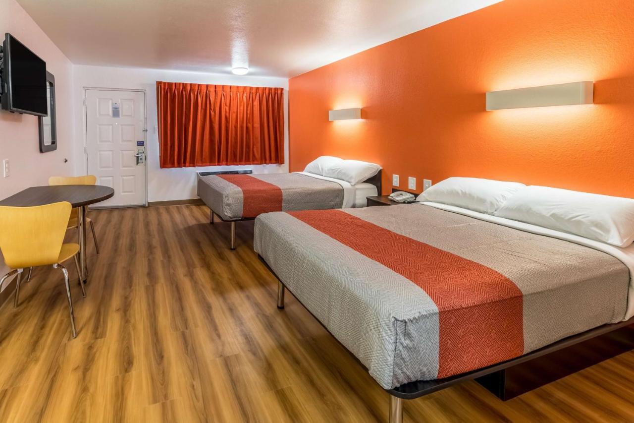 6-arlington, Tx - Uta Hotel Arlington