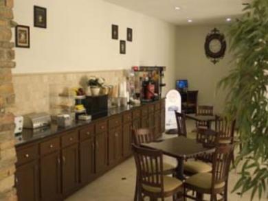 Hotel Howard Johnson By Wyndham Ballpark / Six Flags 3*