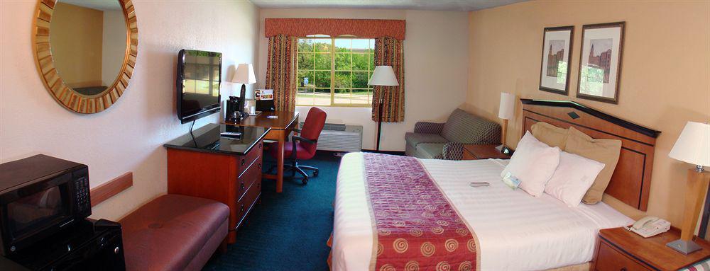 Days By Wyndham Hotel Arlington