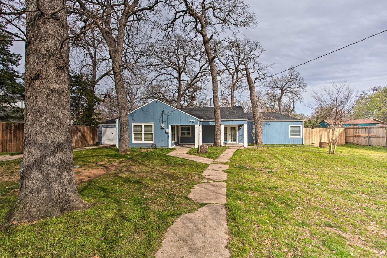 Holiday home With Yard Walk To Cowboys Stadium! Arlington