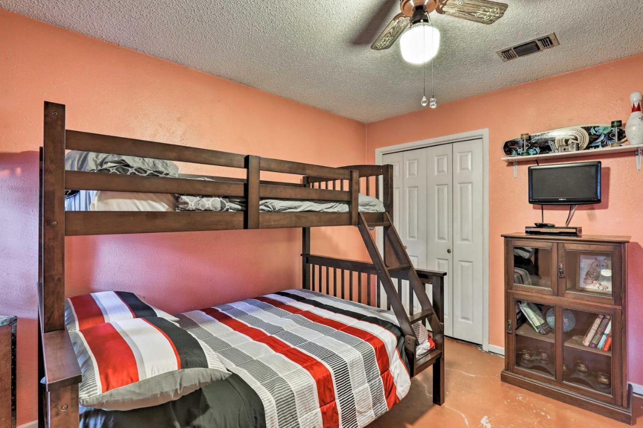 Spacious With Deck About 2 Mi To Arlington! Arlington