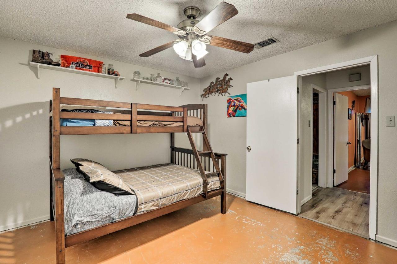 Spacious With Deck About 2 Mi To Arlington! Arlington