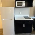 Hawthorn Suites by Wyndham Arlington/DFW South