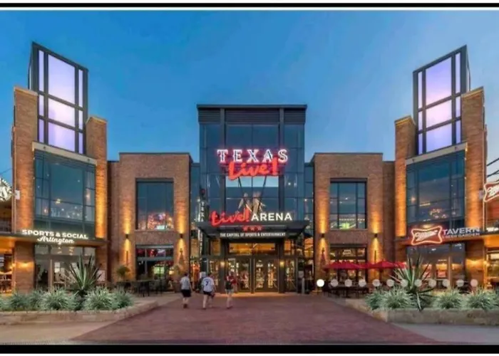 Steps Away From At&T Stadium! Luxurious King Bed!