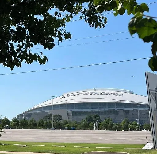 Lovely 2-Bedroom Condo Next To At&T Stadium