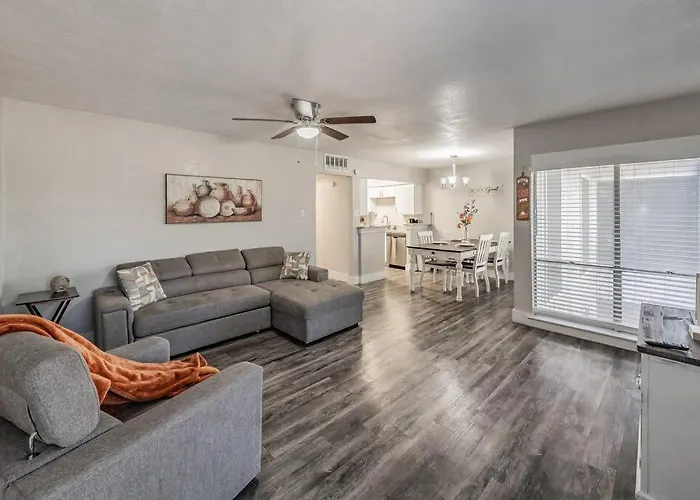 Walk To At&T Stadium, King Bed! Close 2 Everything