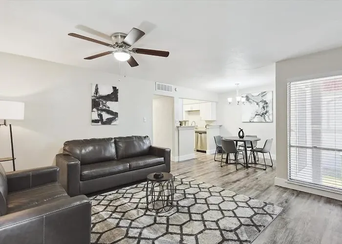 2Br 2Ba Oasis Near Cowboys Stadium & 6 Flags