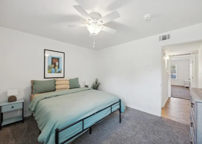 The Landry 100 Spacious And Cozy 2 Bedroom 2Bth