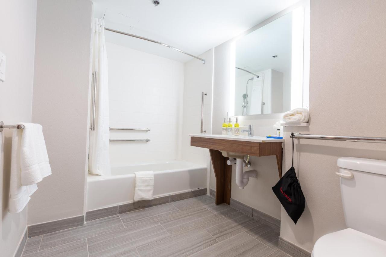 Express & North - Stadium Area By Ihg Hotel Arlington