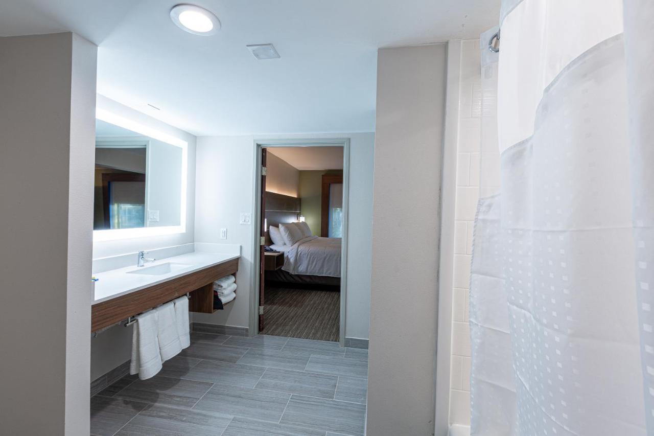 Hotel Express & North - Stadium Area By Ihg