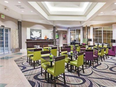 Hotel La Quinta By Wyndham Dallas South